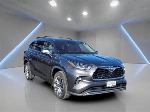 2022 Toyota Highlander Platinum