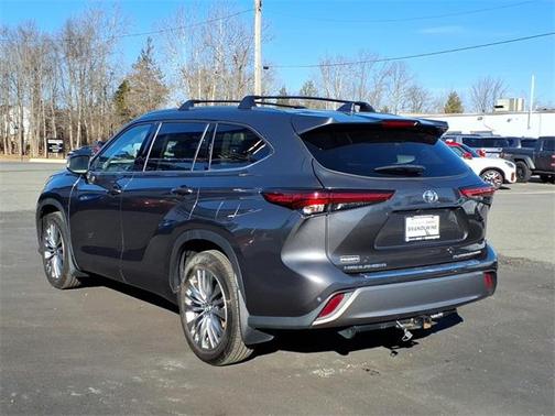 2022 Toyota Highlander Platinum