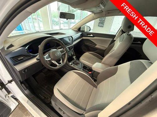 Pure White 2022 Volkswagen Taos 1.5T SE