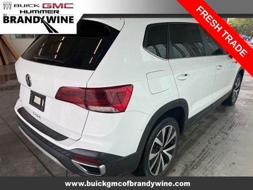 Pure White 2022 Volkswagen Taos 1.5T SE