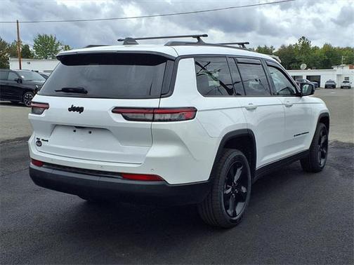 2022 Jeep Grand Cherokee L Altitude