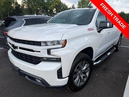 Iridescent Pearl Tricoat 2020 Chevrolet Silverado 1500 RST