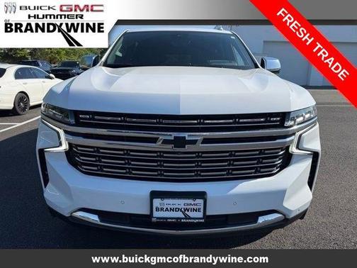 Iridescent Pearl Tricoat 2023 Chevrolet Suburban Premier
