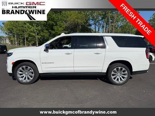 Iridescent Pearl Tricoat 2023 Chevrolet Suburban Premier