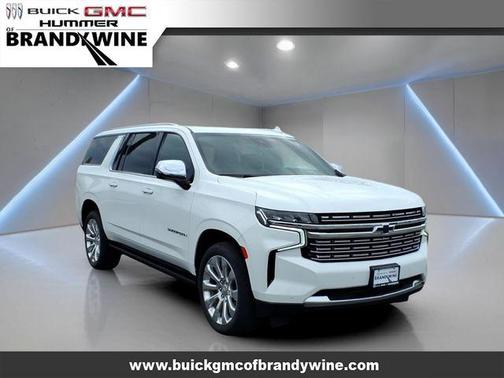 Iridescent Pearl Tricoat 2023 Chevrolet Suburban Premier