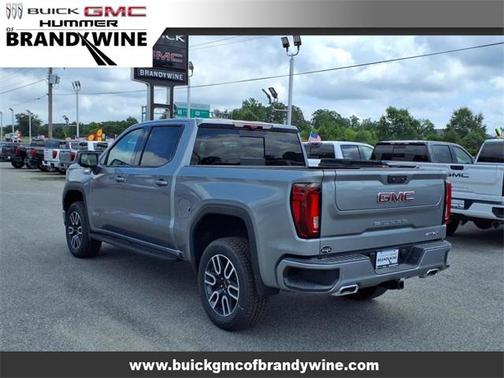 2025 GMC Sierra 1500 AT4