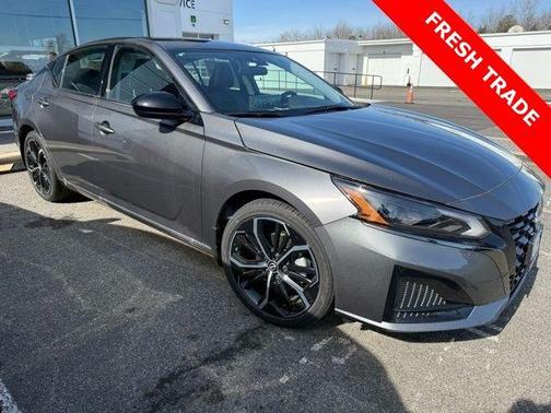 2025 Nissan Altima SR FWD