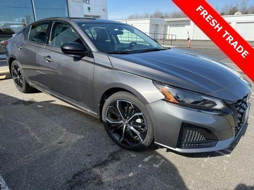 2025 Nissan Altima SR FWD