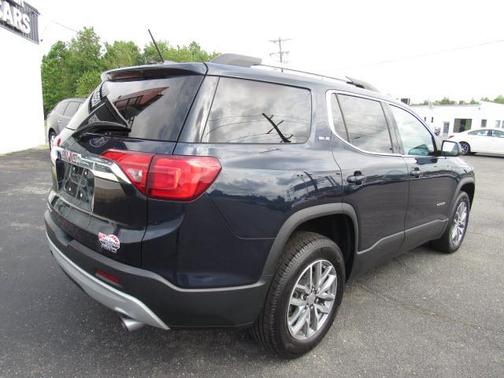 2017 GMC Acadia SLE-2