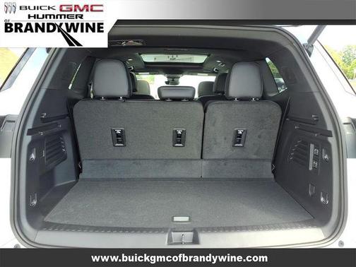 Iridescent White Tricoat 2026 Buick Enclave Avenir FWD