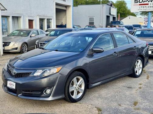 Gray 2013 Toyota Camry SE