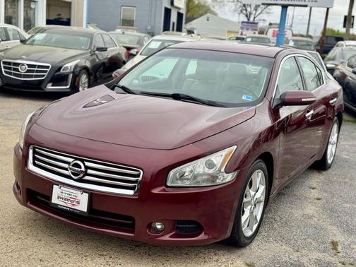 Burgundy 2013 Nissan Maxima SV