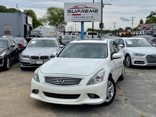 Moonlight White 2015 INFINITI Q40 Base