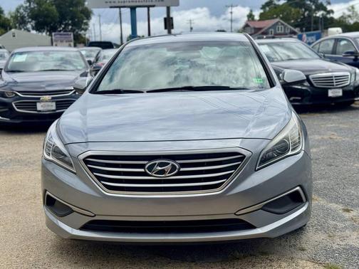2017 Hyundai SONATA SE