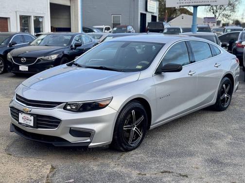 Silver Ice Metallic 2018 Chevrolet Malibu 1LS