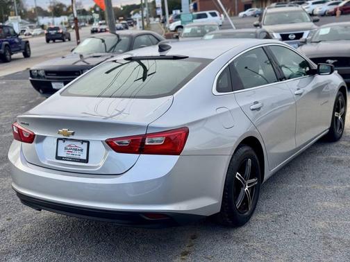 Silver Ice Metallic 2018 Chevrolet Malibu 1LS
