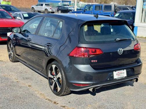2017 Volkswagen Golf GTI 2.0T SE 4-Door