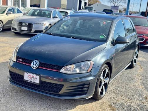 2017 Volkswagen Golf GTI 2.0T SE 4-Door