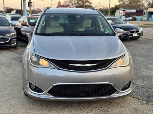 2018 Chrysler Pacifica Touring-L