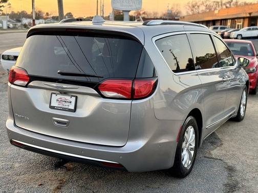 2018 Chrysler Pacifica Touring-L