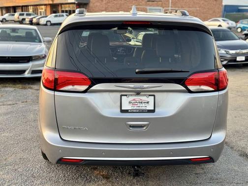 2018 Chrysler Pacifica Touring-L