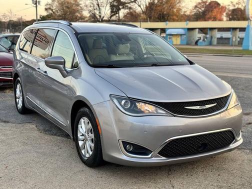 2018 Chrysler Pacifica Touring-L