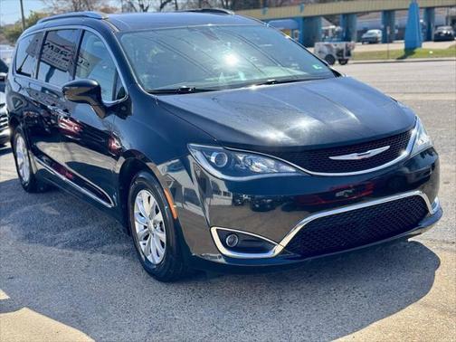 2018 Chrysler Pacifica Touring-L