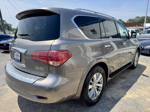 2017 INFINITI QX80 Signature Edition