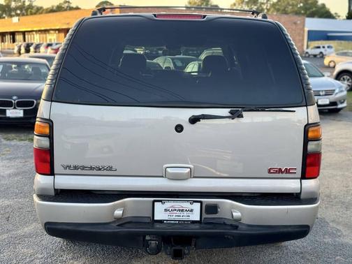 2004 GMC Yukon XL Denali