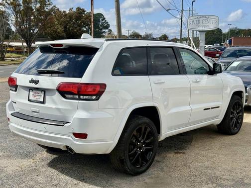 Bright White Clearcoat 2018 Jeep Grand Cherokee Altitude