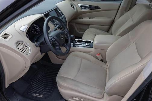 2020 Nissan Pathfinder SV