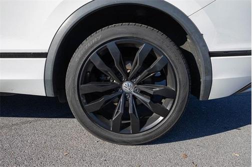 2021 Volkswagen Tiguan 2.0T SE R-Line Black