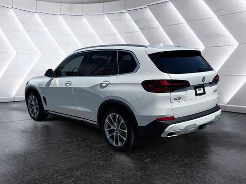 Alpine White 2026 BMW X5 PHEV xDrive50e