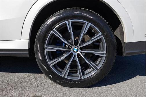 2022 BMW X6 xDrive40i