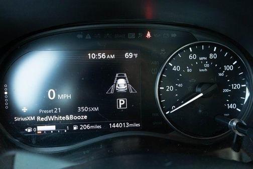 2021 Nissan Kicks SR