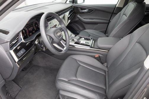 2024 Audi Q7 55 Premium Plus