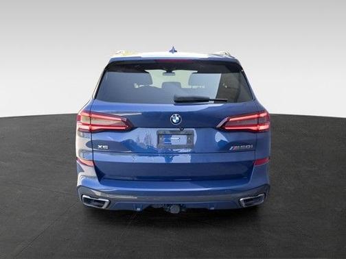 2021 BMW X5 M50i