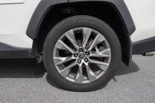 2022 Toyota RAV4 XLE Premium