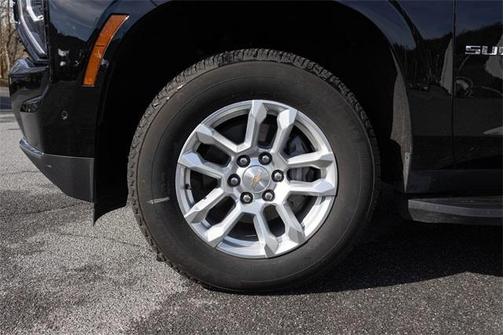 2025 Chevrolet Suburban LT