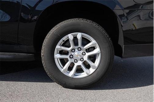 2025 Chevrolet Suburban LT