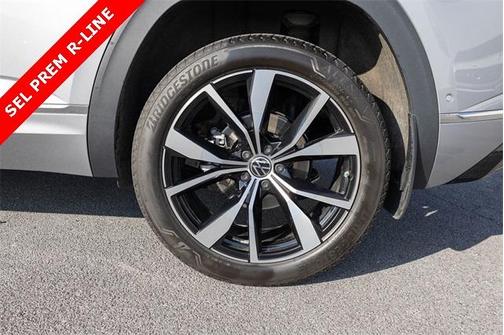 2024 Volkswagen Atlas Cross Sport 2.0T SEL Premium R-Line