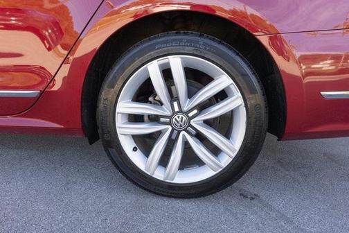 2017 Volkswagen Passat 1.8T SEL Premium