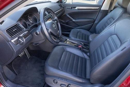 2017 Volkswagen Passat 1.8T SEL Premium