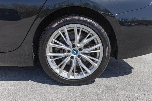 2024 BMW 330e xDrive