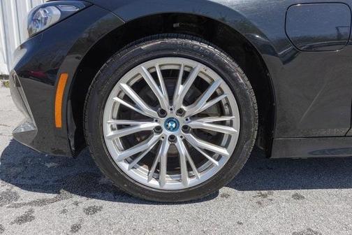 2024 BMW 330e xDrive