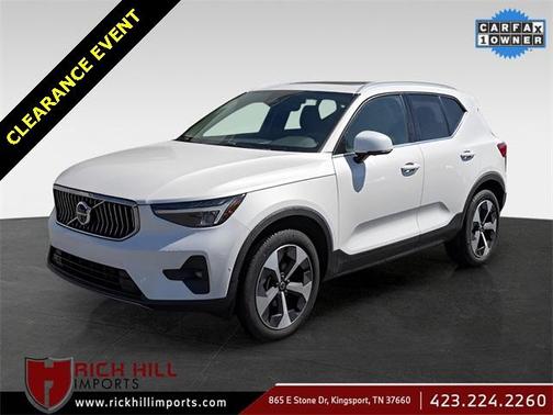 2024 Volvo XC40 B5 Plus Bright Theme