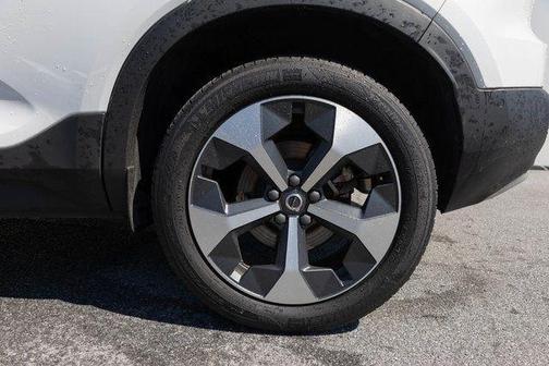 2024 Volvo XC40 B5 Plus Bright Theme