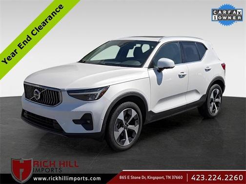 2024 Volvo XC40 B5 Plus Bright Theme