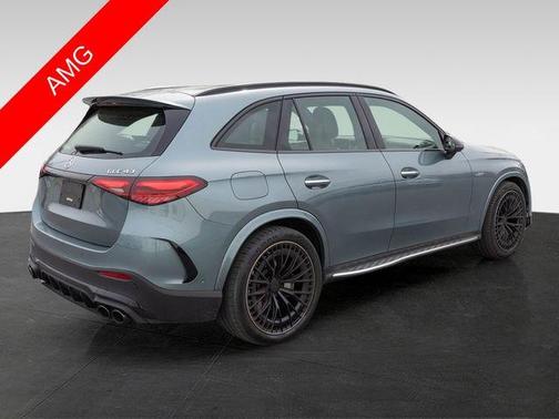 Verde 2025 Mercedes-Benz AMG GLC 43 Base 4MATIC