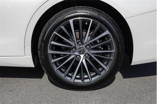 2025 Lexus ES 300h Base